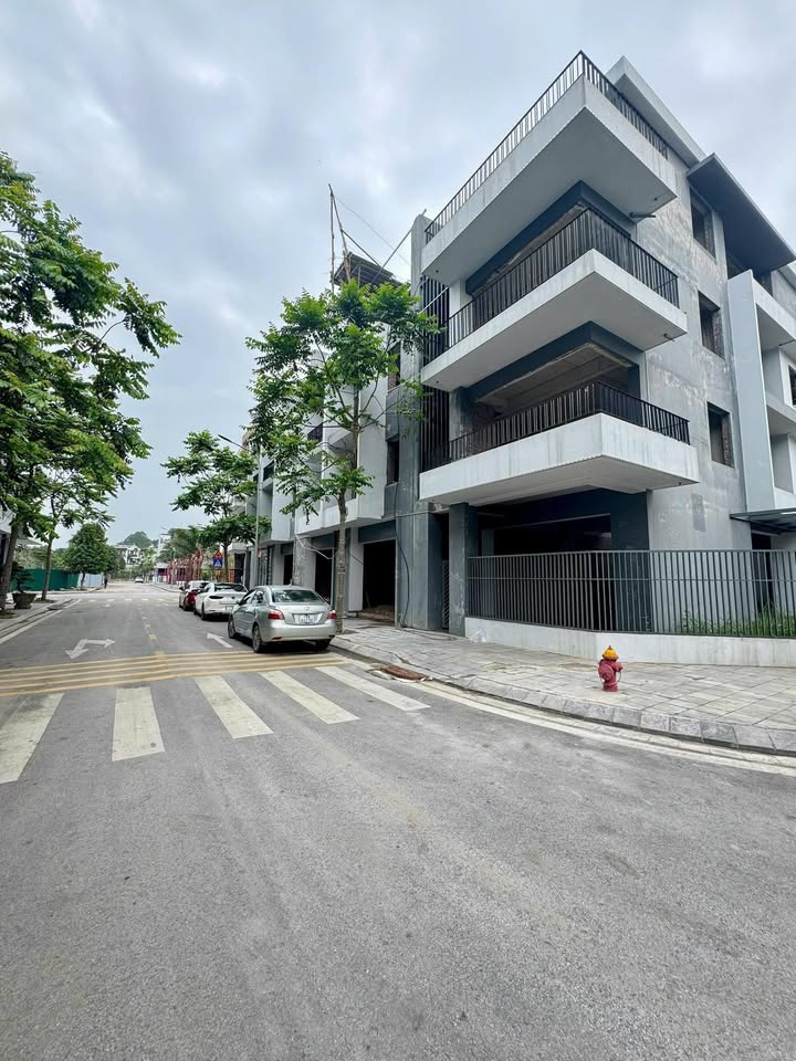 Townhouse góc khu đô thị Bavella Lạc Ngàn, 157m² giá 12 tỷ - Cơ hội đầu tư tuyệt vời!