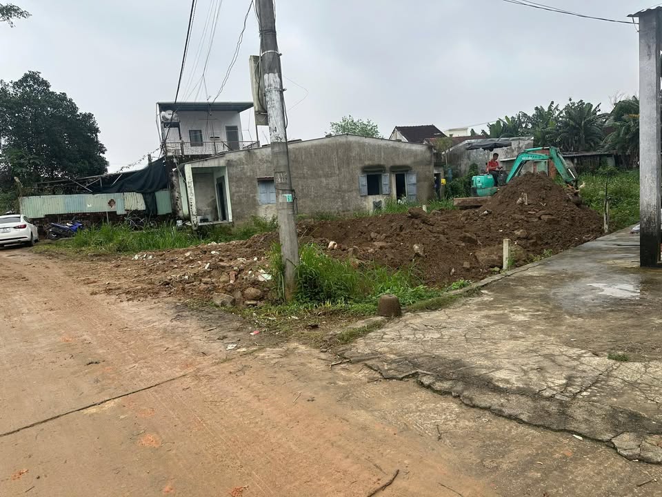 Đất nền Tam Ngọc 210m² giá 700 triệu - Đường lớn thuận tiện chỉ vài bước!