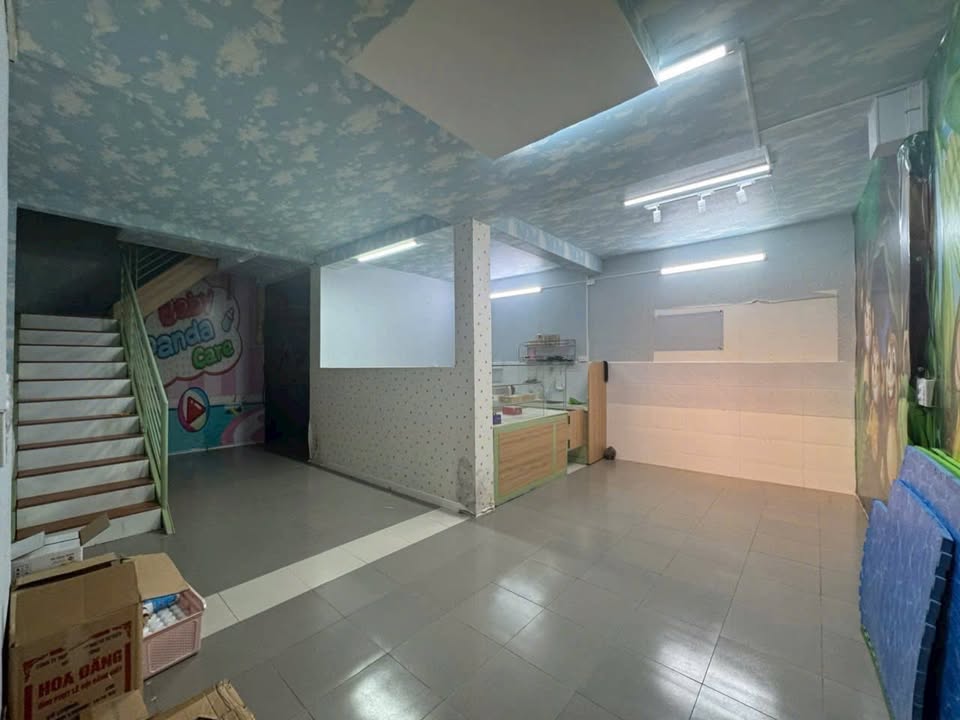 FrontHouse Đường Đồng Đen, Tân Bình 226m² giá 42 tỷ - Kinh doanh sầm uất, đầu tư sinh lời!