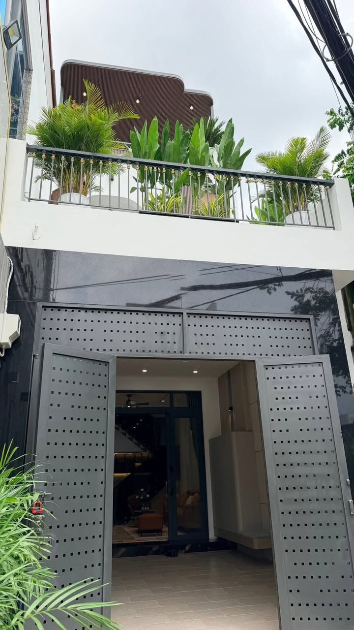 Nhà mặt tiền đường Nguyễn Duy Cung, Q. Gò Vấp, 99m² giá 11.9 tỷ - Vị trí đắc địa, tiện ích xung quanh đầy đủ!