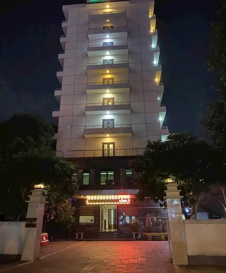 Khách sạn 3 sao Lê Viết Thuật, TP Vinh 1.080m² giá 43 tỷ - Đầu tư sinh lời ngay lập tức!