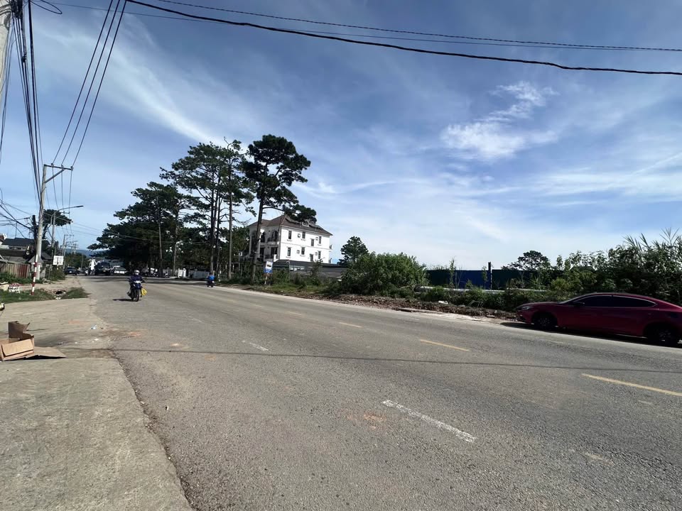 Đất mặt tiền Hùng Vương Đà Lạt 1750m² giá 170 tỷ - Cơ hội đầu tư hấp dẫn!