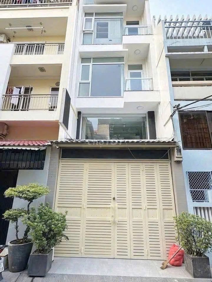 Cho thuê nguyên căn mặt tiền đường Hoa Sữa, Phường 7, Quận Phú Nhuận 90m² giá 24 triệu - Kinh doanh sôi động!
