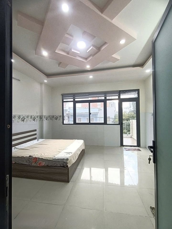 Nhà cho thuê đường Phan Đăng Lưu, quận Phú Nhuận 90m² giá 16 triệu - Khu kinh doanh sôi động!