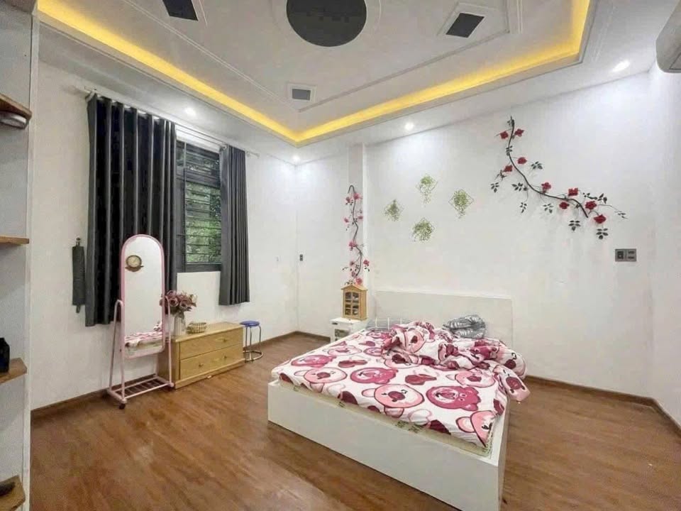Cho thuê nguyên căn mặt tiền đường Nguyễn Gia Trí, Bình Thạnh 81m² chỉ 18 triệu/tháng - Phù hợp cho văn phòng và kinh doanh