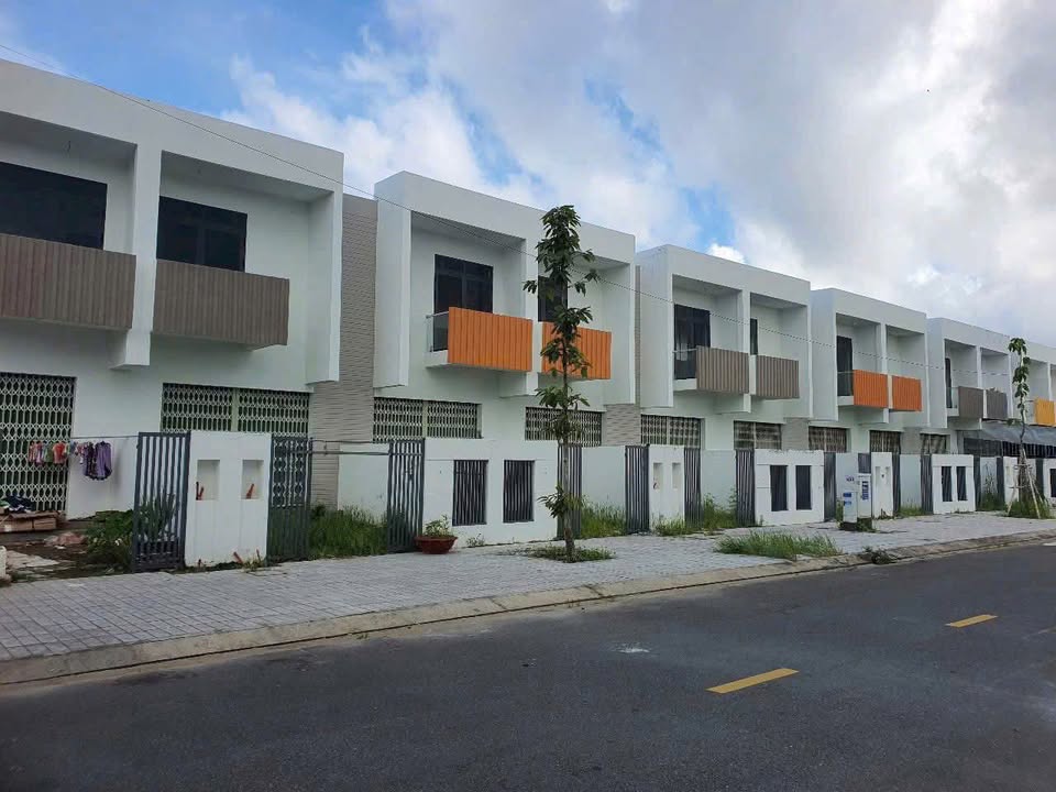 Nhà phố KDC Nam An Hoà Rạch Giá 125m² giá 2.3 tỷ - Chính chủ bán gấp!