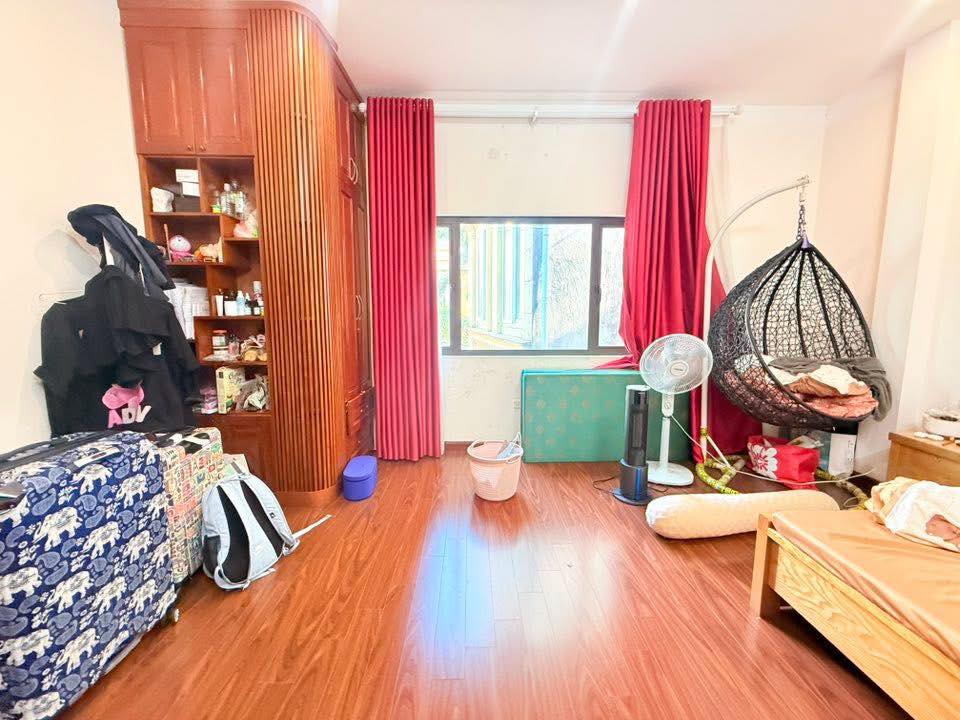 Nhà góc Xuân La 47m² giá 14.5 tỷ - Không gian thoáng đãng, tiện nghi