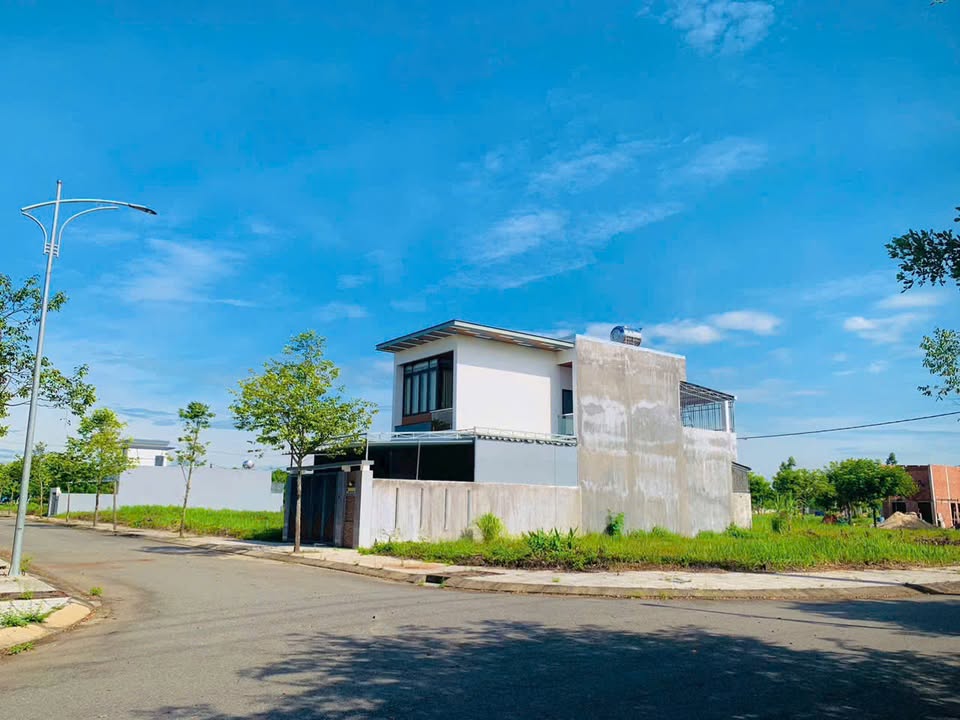 Đất nền lô góc 2 mặt tiền VSIP Quảng Ngãi 270m² giá chỉ 9.5 triệu/m² - Giảm ngay 120 triệu!