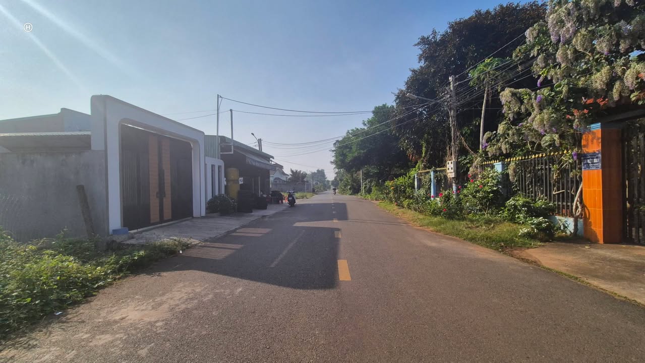 Nhà phố Hòa Long, Bà Rịa 329m² giá 2.5 tỷ - Vị trí đông dân cư, tiện ích đầy đủ!