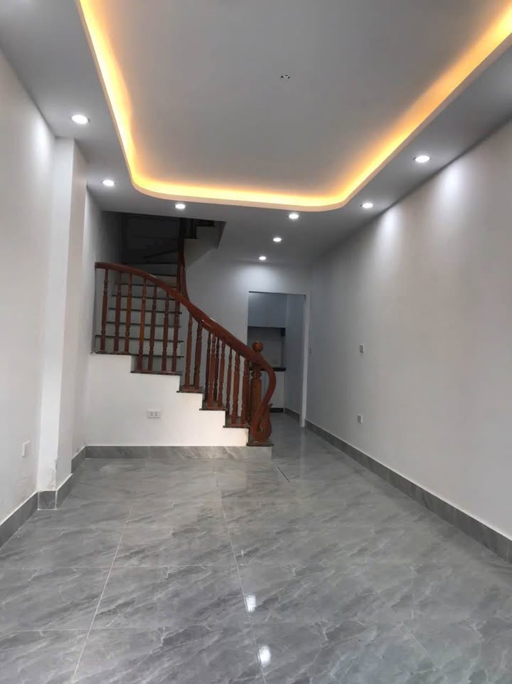 Nhà Tả Thanh Oai 36m² giá 1.8 tỷ - Gần trường, tiện đi lại!