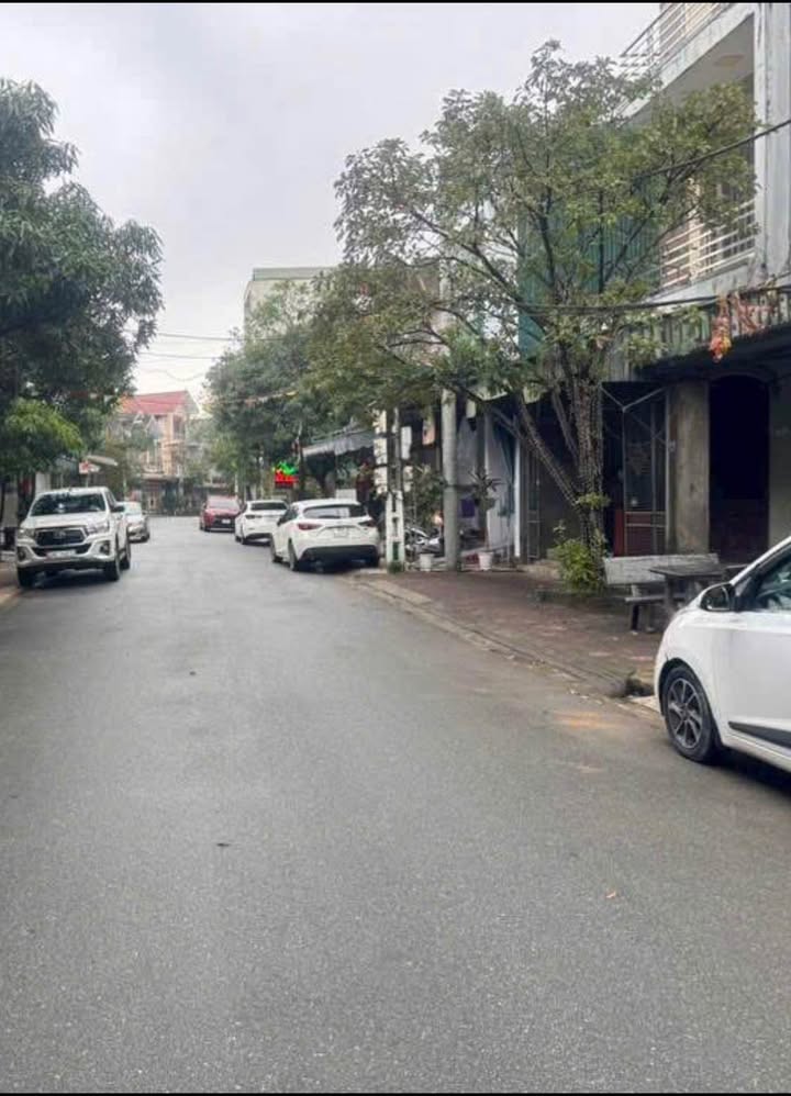 Nhà 3 tầng phường Thành Sen, 107.25m² giá 5.7 tỷ - Thiết kế hiện đại, chỉ việc dọn vào ở!