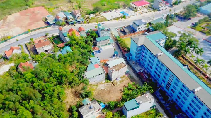 Đất nền Khu Trới 2, Phường Hoành Bồ 400m² giá 2 tỷ - Sổ hồng chính chủ!