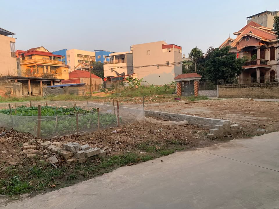 Đất nền Hoàng Văn Thụ, Thái Nguyên 71m² giá 2.5 tỷ - Đường thông thoáng, tiện ích xung quanh!