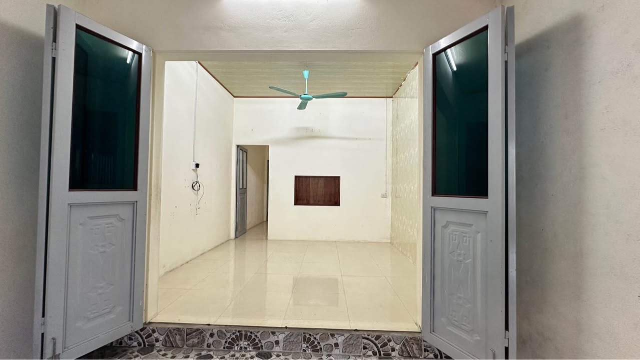 Nhà cấp 4 mặt tiền đường Trần Quang Khải 80m² giá 2 tỷ - Gần chợ Gốc Gạo!