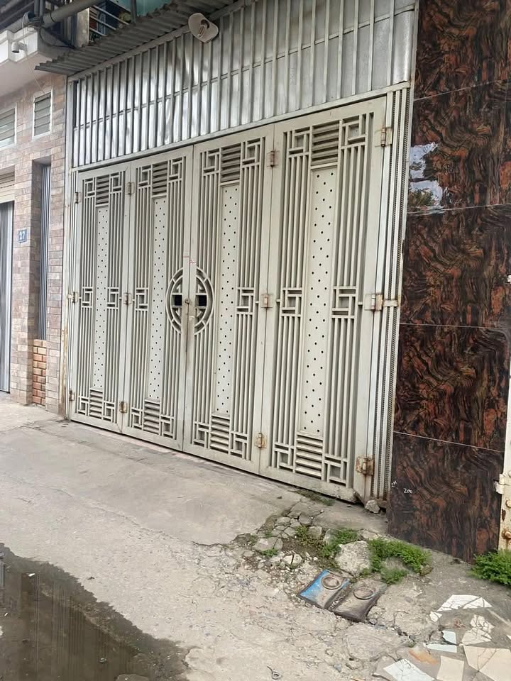 Nhà cho thuê đường Lê Hồng Phong Vinh 2 tầng 5.5 triệu - Tiện nghi đầy đủ, sân đậu ô tô