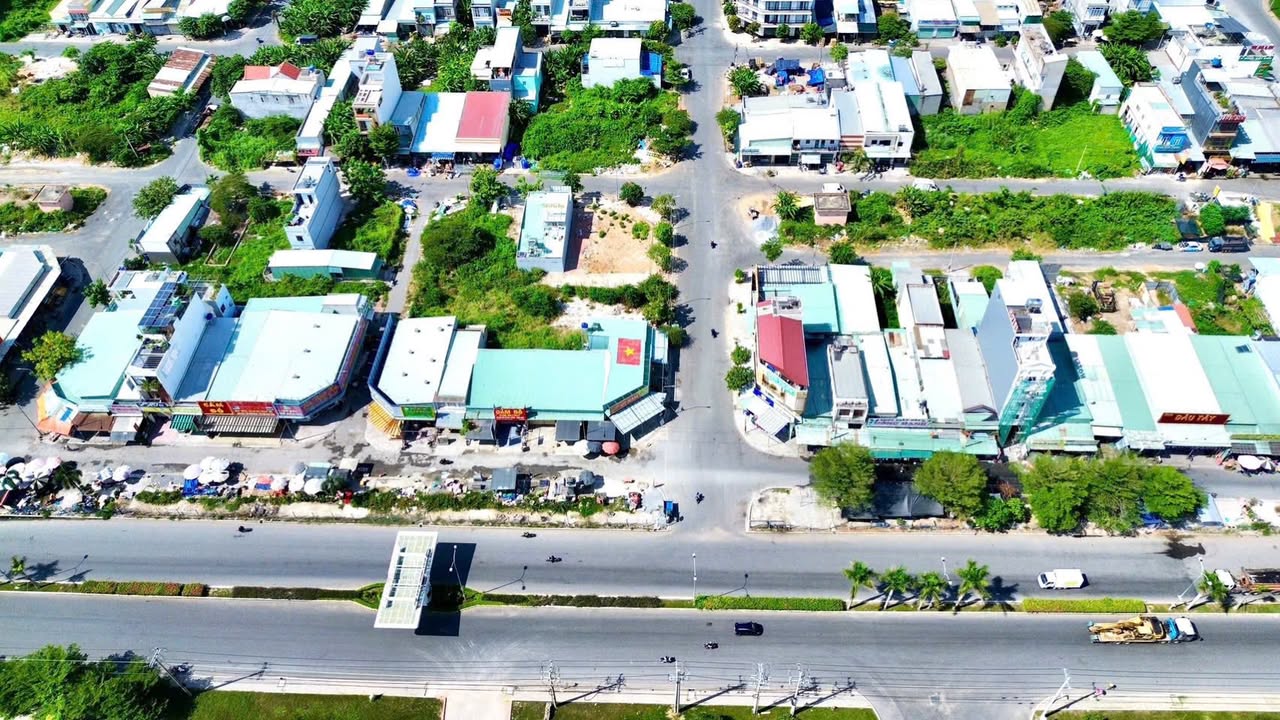 Shophouse Cần Giuộc 207m² giá 17 tỷ - Kinh doanh sầm uất ngay MT Cổng Chào KCN Long Hậu