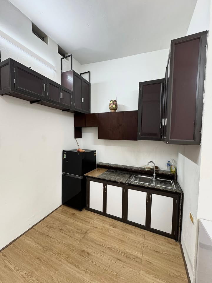 Cho thuê căn hộ tầng 3 Tập Thể A13 Kinh Tế Quốc Dân 75m² giá 8.5 triệu - Không gian sống lý tưởng cho gia đình!