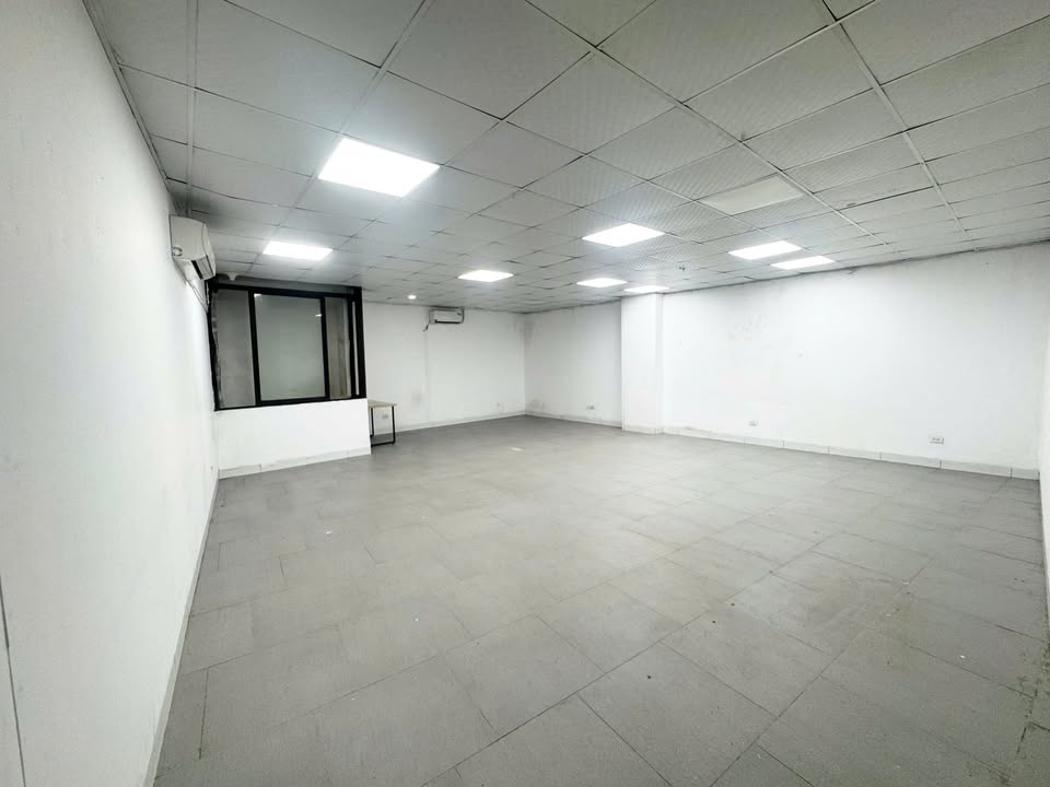 Văn phòng cho thuê tại Láng Hạ 65m² giá 11 triệu - Yên tĩnh và riêng tư