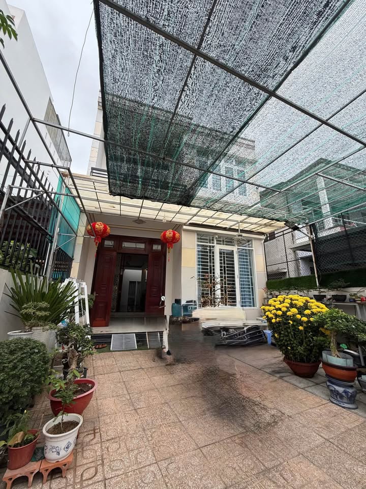 Nhà 1 trệt 1 lầu đường Phú Xương, Nha Trang 181m² giá 9.06 tỷ - Gần biển chỉ 100m!