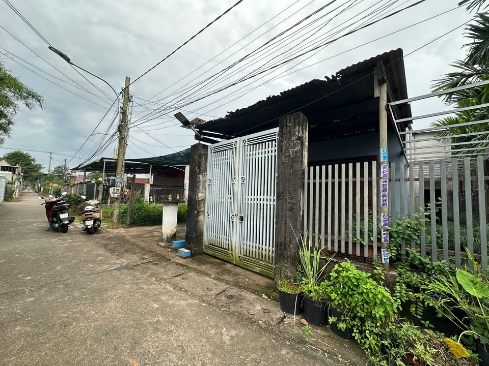 Nhà bán Thị trấn Ngãi Giao, Bà Rịa - Vũng Tàu 240m² giá 1.4 tỷ - Ô tô vào tận nơi!