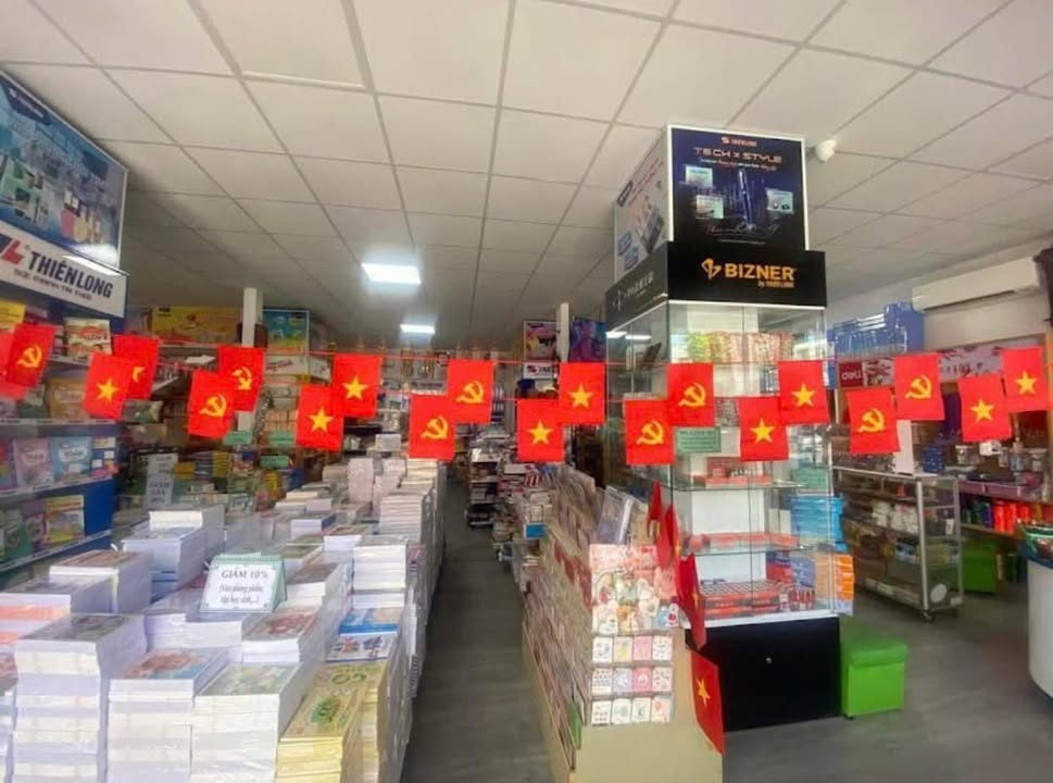 Cho thuê mặt bằng mặt tiền đường Nguyễn Văn Cừ, 144m² giá 35 triệu - Phù hợp làm showroom, cửa hàng!