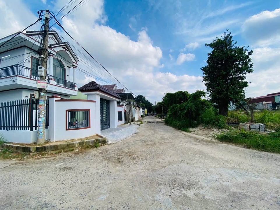 Nhà đẹp chính chủ tại Suối Hiệp, Diên Khánh 177m² giá 2.65 tỷ - Sẵn sàng ở ngay!