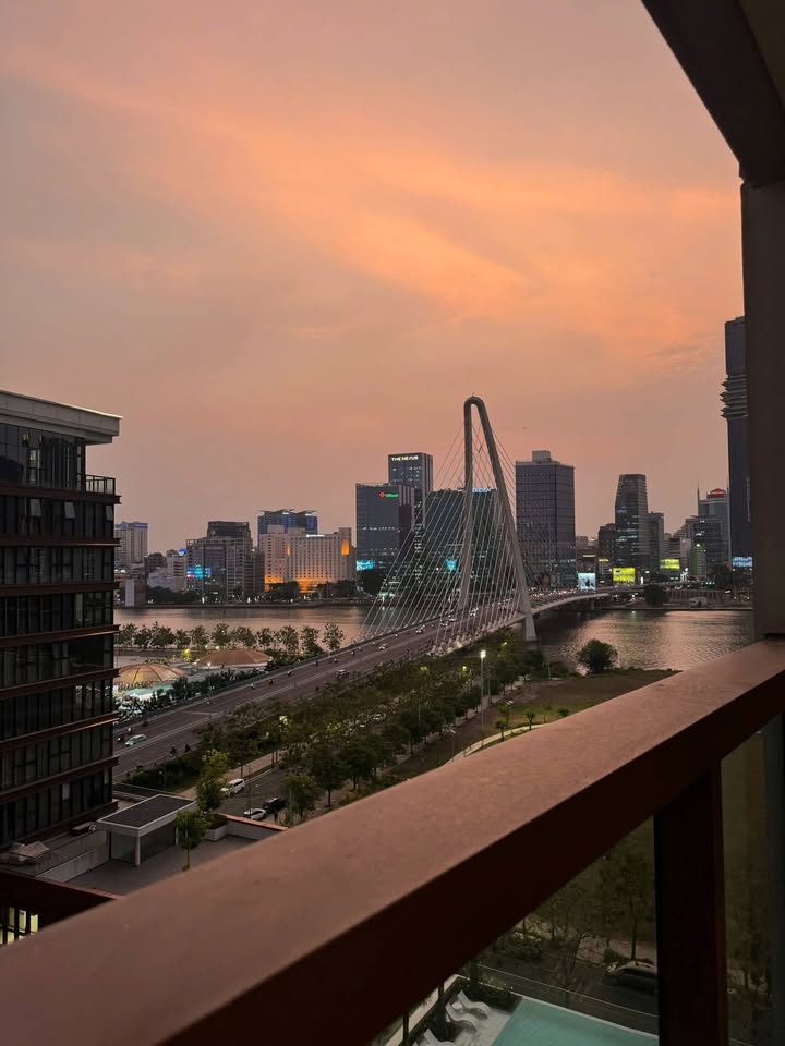 Căn hộ The Galleria Thủ Thiêm 50m² giá 14 tỷ - View cầu Ba Son lung linh!