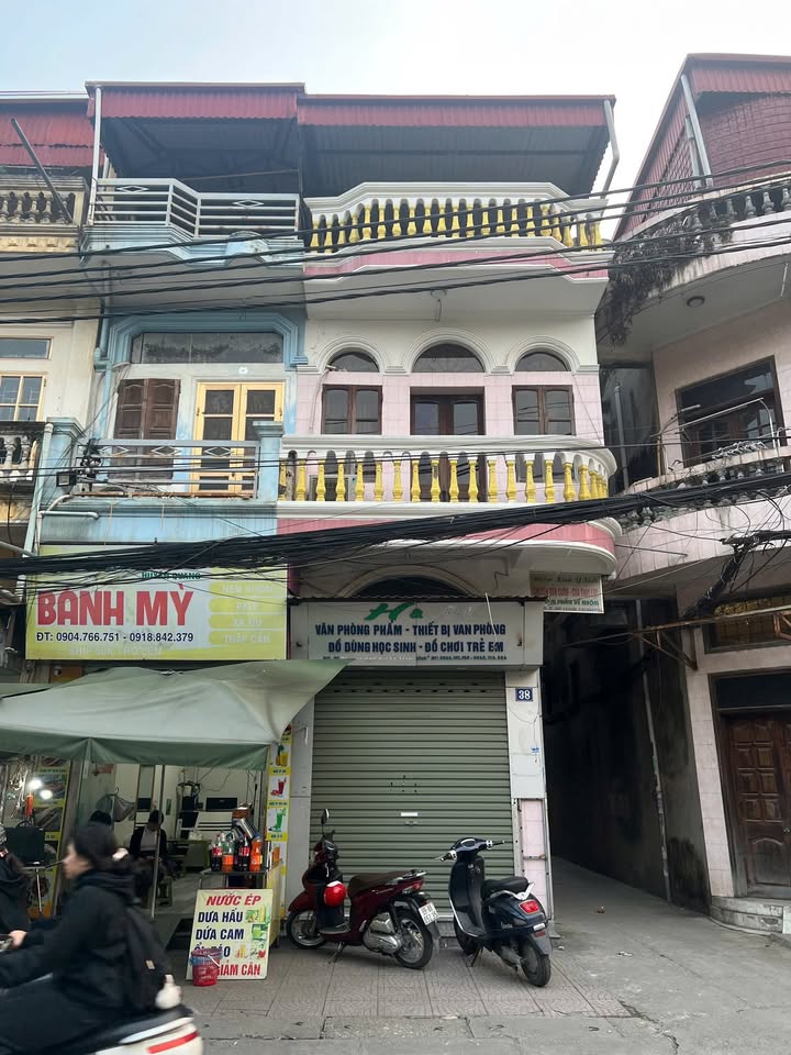 Nhà phố 2 tầng mặt tiền Huyền Quang, Ninh Xá 57.4m² giá 6 tỷ - Kinh doanh sầm uất!