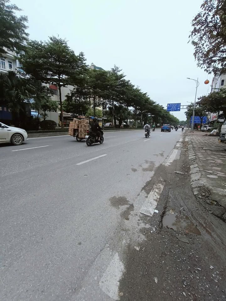 Đất phân lô Dương Nội 50m² giá 12.9 tỷ - Vị trí đắc địa gần AEON Mall!