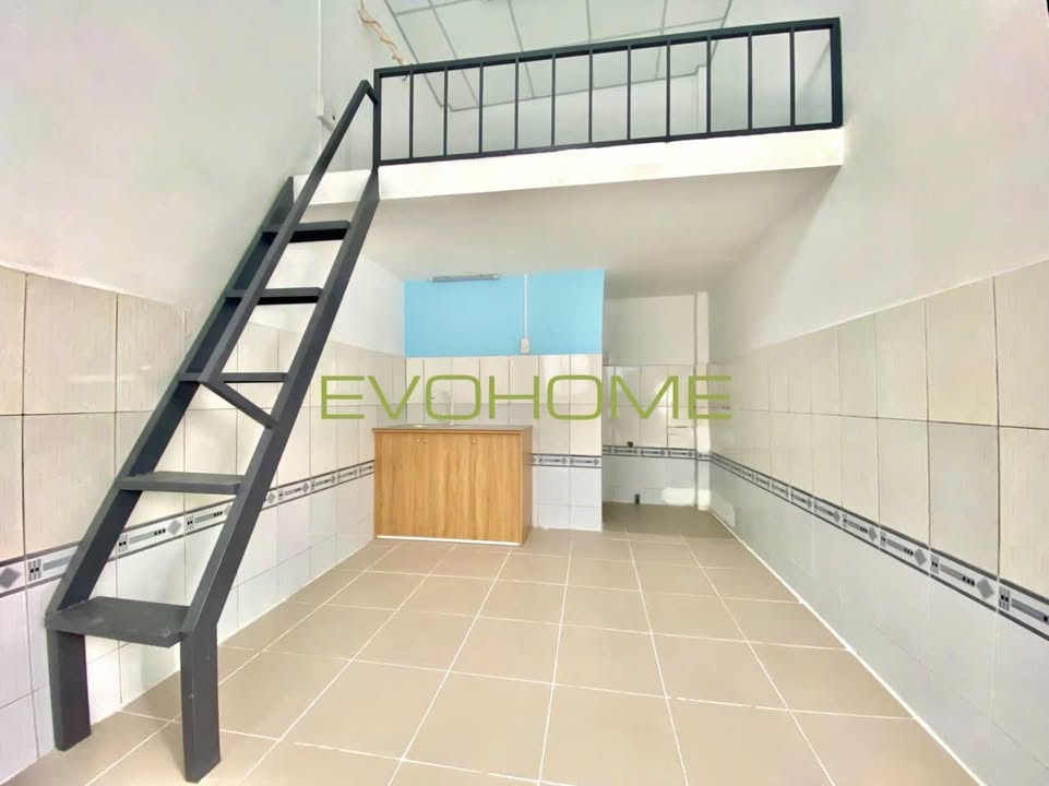 Phòng trọ gác tại Nguyễn Văn Quỳ, Quận 7 giá 3.6 triệu - Không gian sống thoải mái!