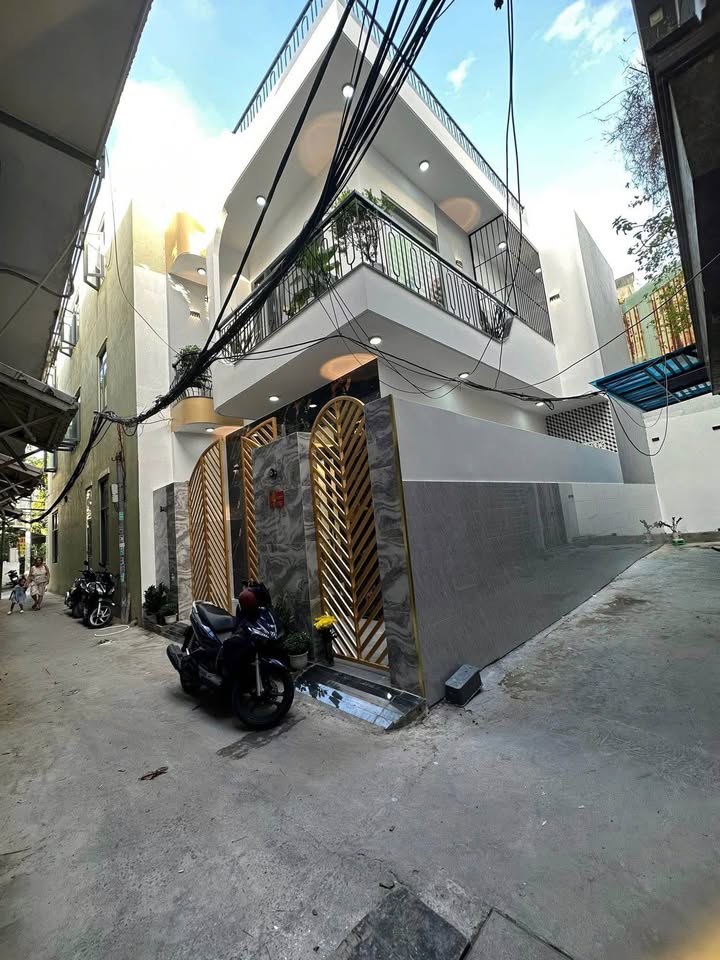 Nhà 2 tầng 76m² tại Đà Nẵng - Thiết kế hiện đại, đầy đủ nội thất chỉ 5.4 tỷ!