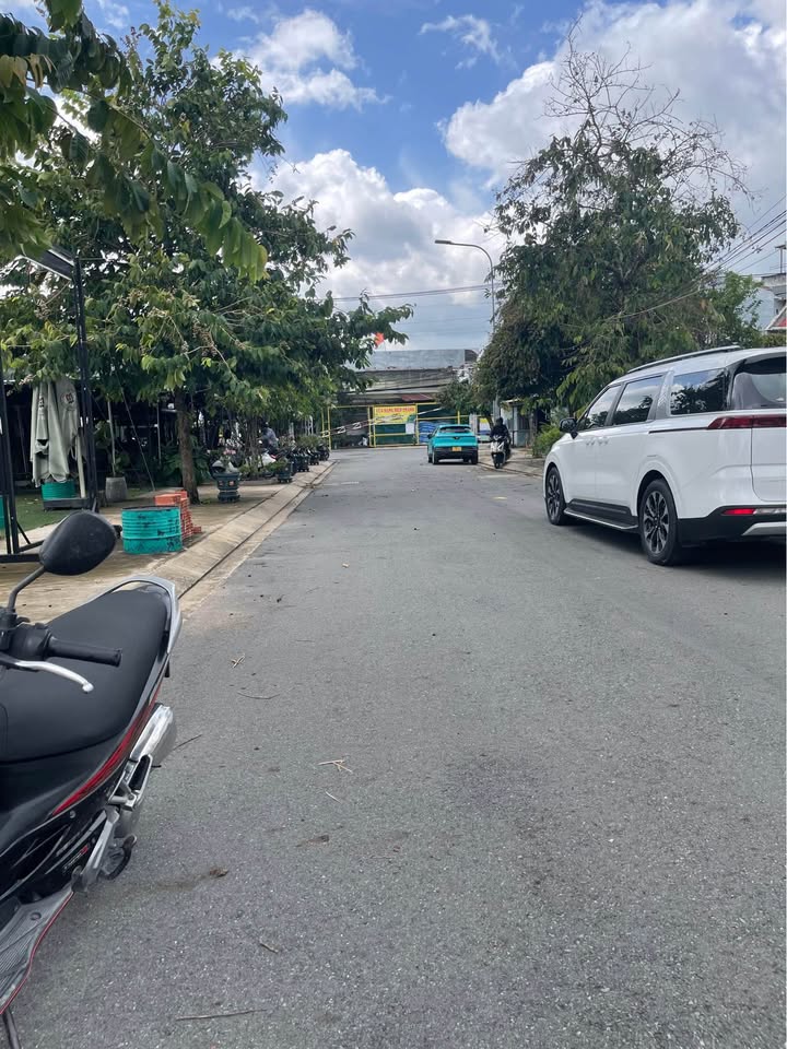 Đất nền mặt tiền đường Lê Văn Lương, Nhơn Đức, Nhà Bè 120m² giá 2.3 tỷ - Cơ hội đầu tư tiềm năng!