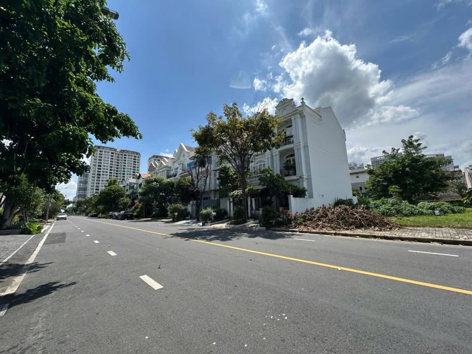 Bán đất biệt thự 2 mặt tiền Khu Nam Đô Phú Mỹ Hưng Q7 - Diện tích 144m² - Giá thương lượng hấp dẫn!