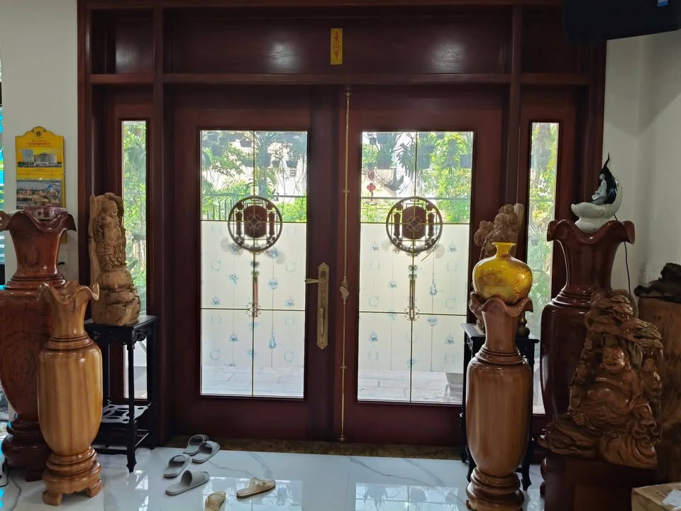 Biệt thự đẹp Trần Lãm Thái Bình 300m² giá 1x tỷ - Thiết kế đa năng, thương lượng tốt!