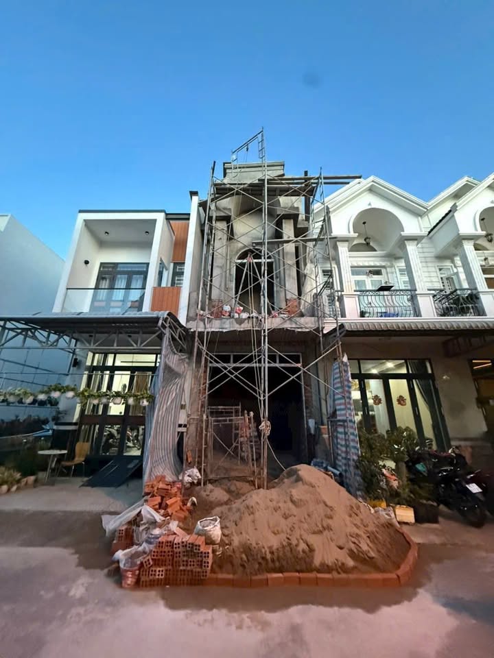 Nhà trệt lầu KDC Tiểu Dự Án Nhi Đồng, Cần Thơ 64m² giá 3.99 tỷ - Hoàn thiện ngay!