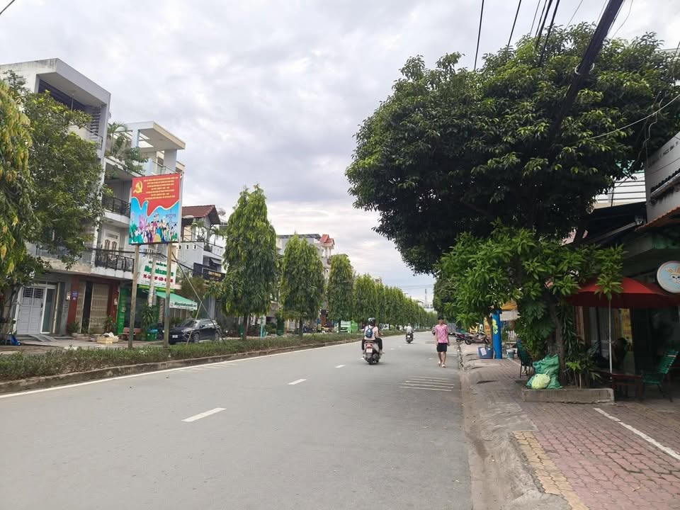 FrontHouse mặt tiền đường Đại Lộ 3, Thủ Đức 140m² giá 9.3 tỷ - Kinh doanh đa ngành, thương lượng ngay!