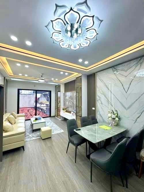 Nhà phố Kim Giang 39m² giá 15.5 tỷ - Kinh doanh sầm uất, nội thất cao cấp!