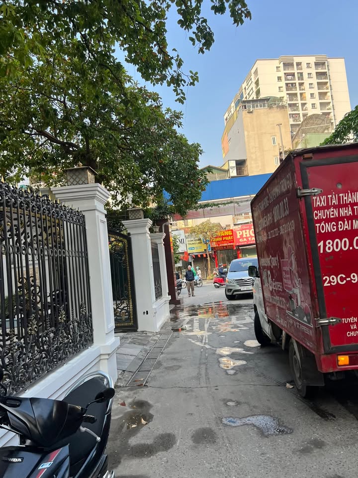 Nhà riêng 5 tầng tại Đội Cấn 40m² giá 10.6 tỷ - Sẵn sàng vào ở!