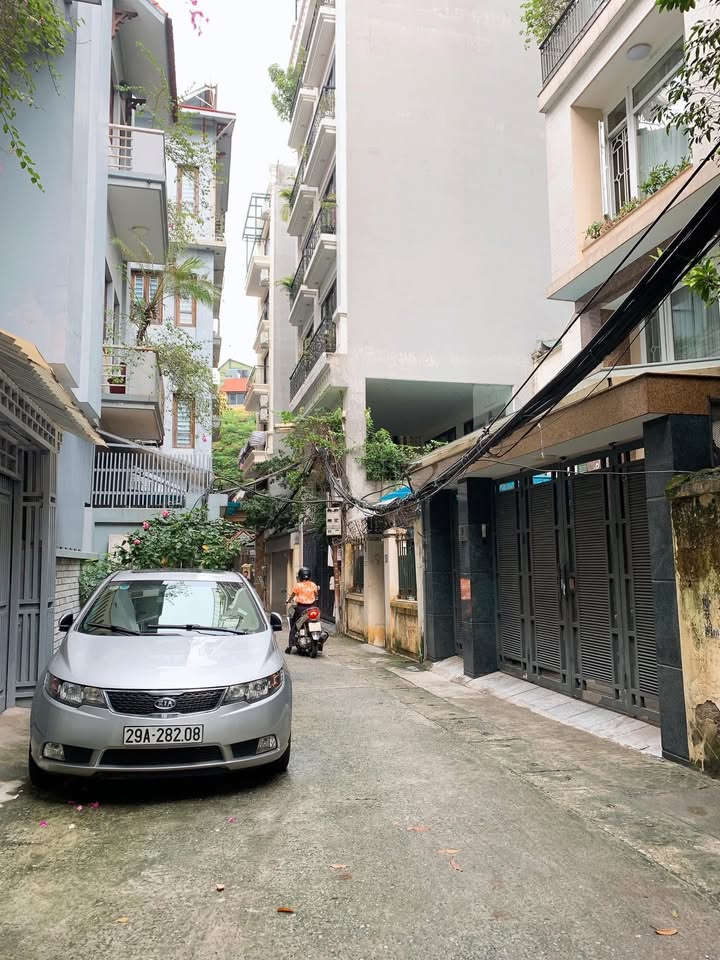 Nhà Liễu Giai Ba Đình 107m² giá 42.8 tỷ - Ô tô vào thoải mái!