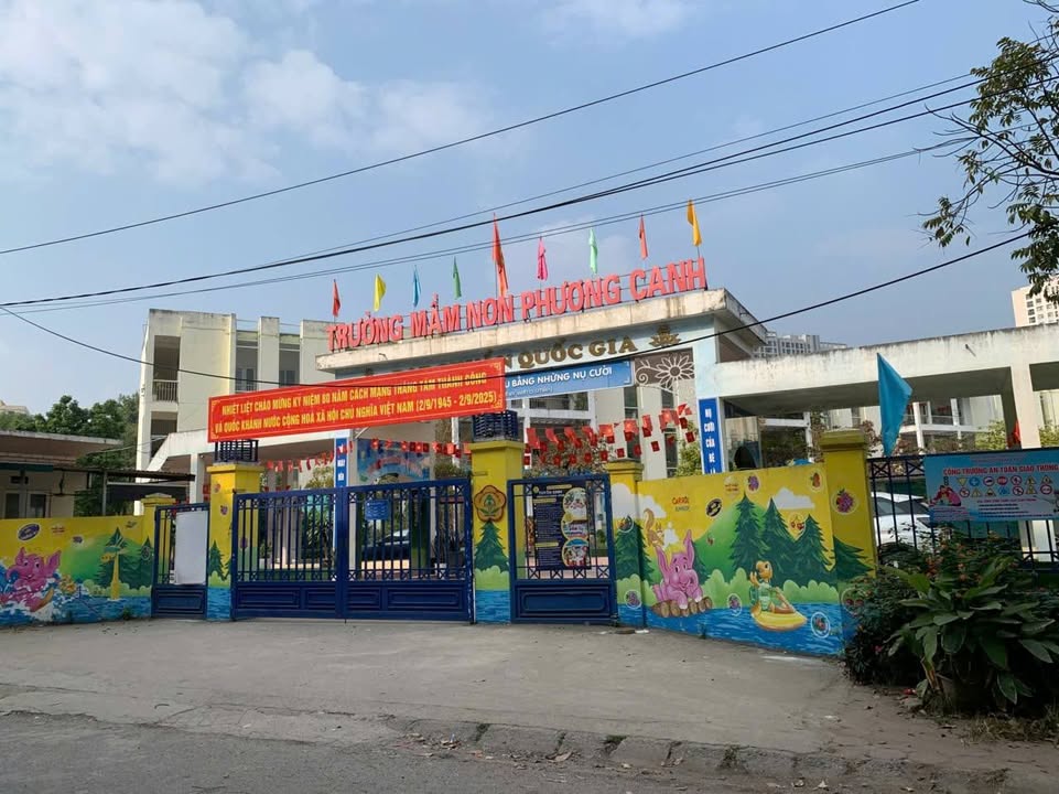 Nhà riêng đường Tu Hoàng, Phương Canh, 40m² giá 9 tỷ - Sổ đỏ chính chủ, ô tô tránh