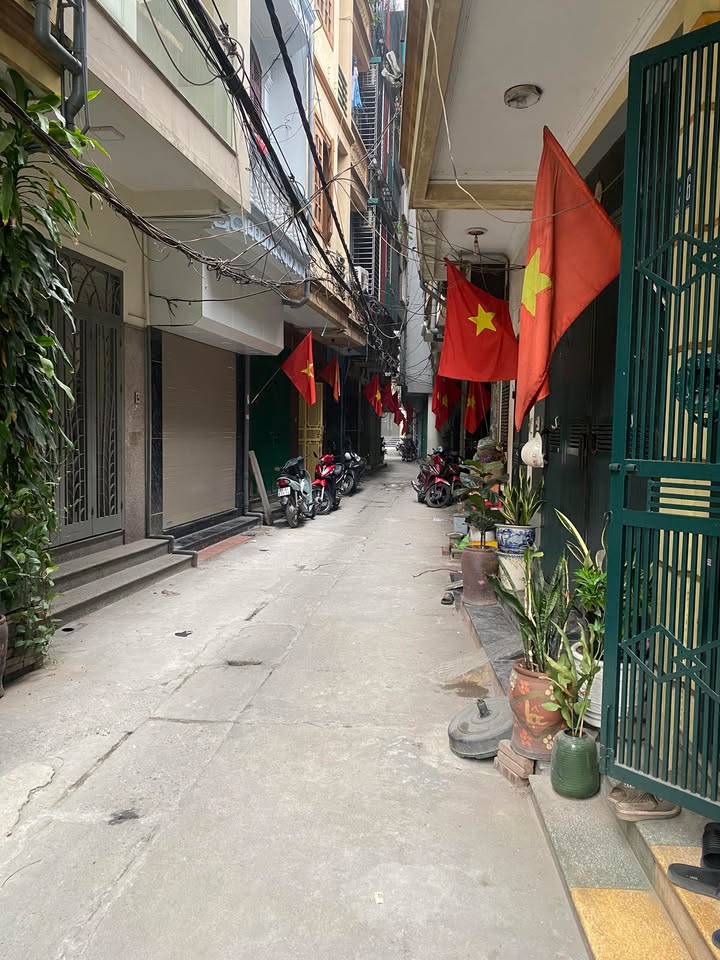 Nhà phố Nguyễn Khang, Cầu Giấy 43m² giá 13 tỷ - Vị trí đẹp, sẵn sàng vào ở!