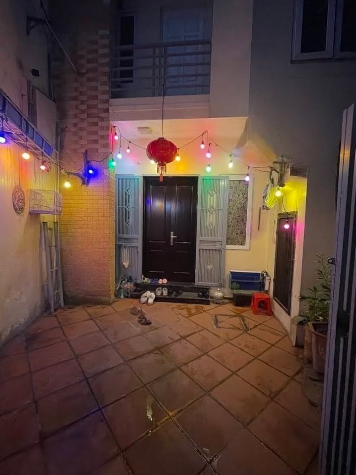 Nhà 5 tầng Khương Trung 51m² giá 9.4 tỷ - Sổ đỏ đẹp, thiết kế thông thoáng!