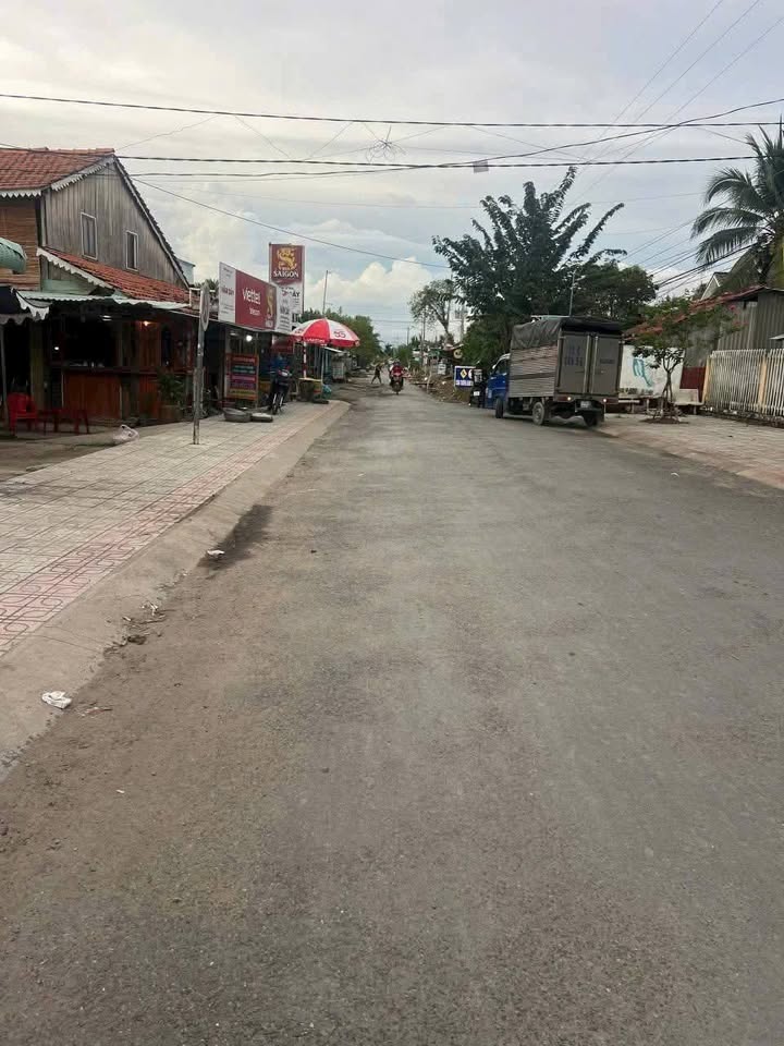 Đất 2 mặt tiền nhựa tại xã Sơn Phú - Giồng Trôm, 2.513m² giá 7.539 triệu - Cơ hội đầu tư hấp dẫn!