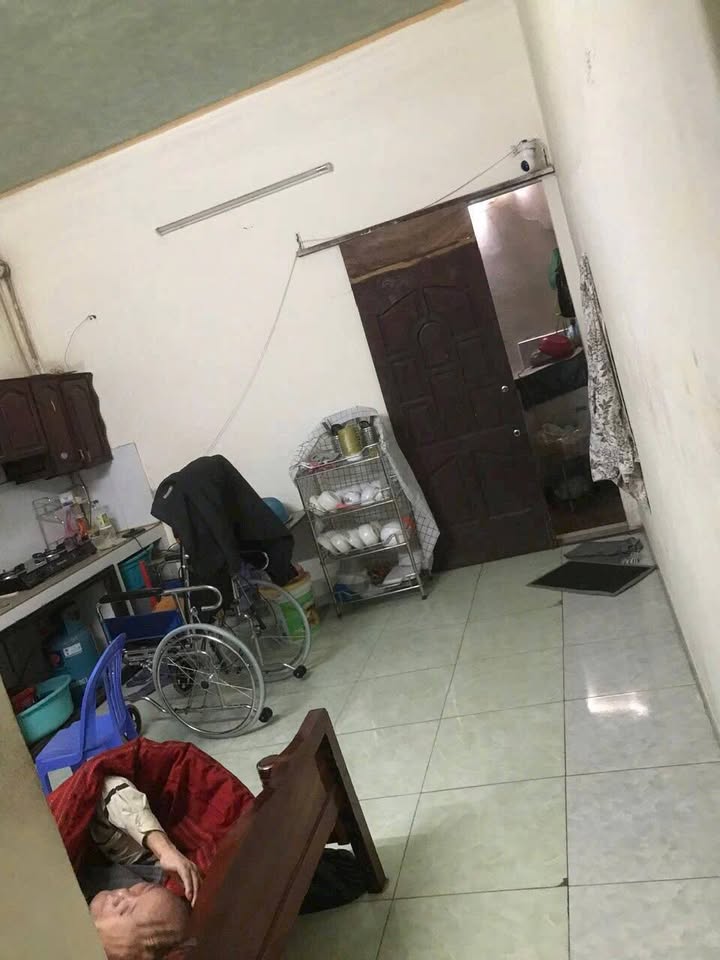 Lô đất mặt phố Phan Chu Trinh 75.6m² giá 2 tỷ - Nhà cấp 4 tặng kèm!