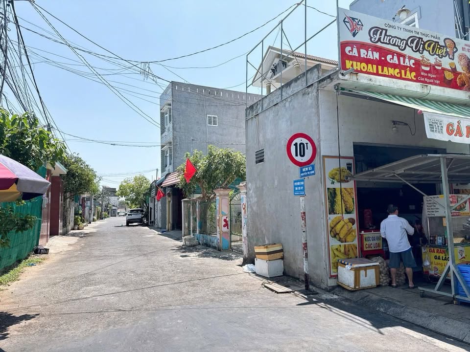 Nhà 1 trệt 2 lầu tại Bà Rịa 143m² giá 5 tỷ - Gần quảng trường tiện ích