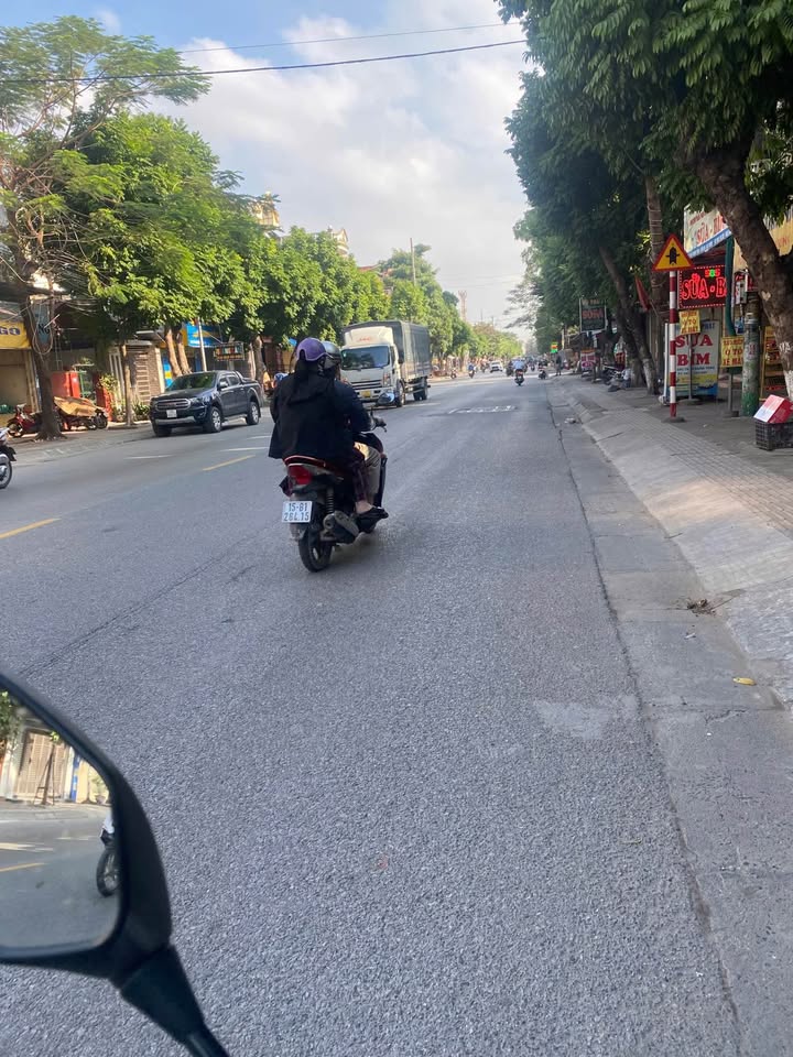 Nhà 2 tầng mặt đường Trần Nhân Tông Kiến An 103m² giá 7 tỷ - Đầu tư sinh lời ngay!