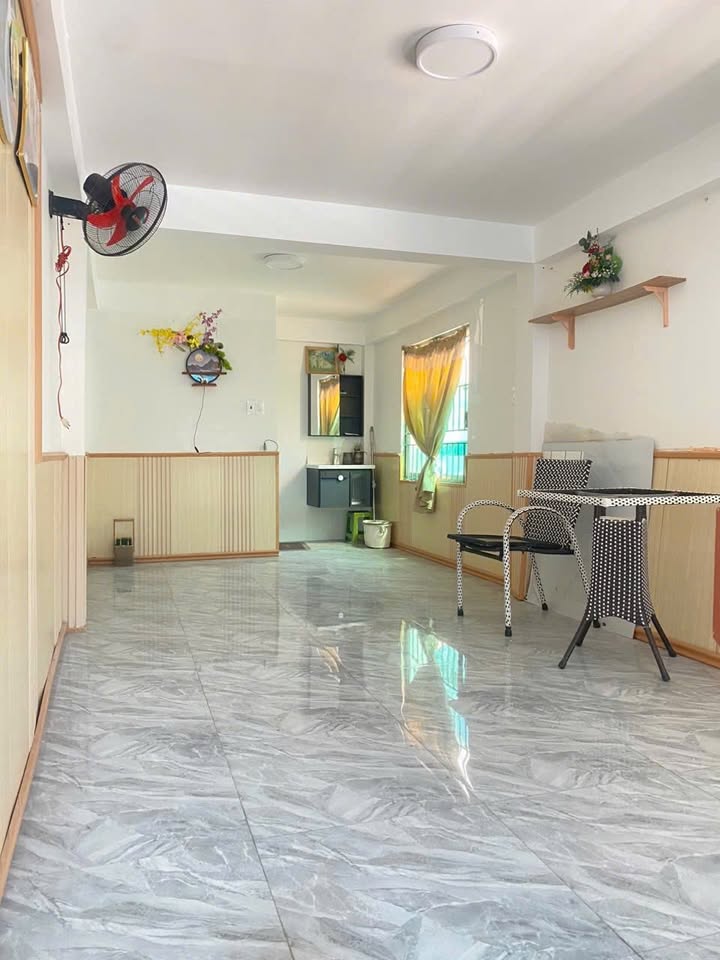 Nhà mặt tiền Trần Hưng Đạo, Quy Nhơn 27m² giá 2.7 tỷ - Kinh doanh sầm uất!