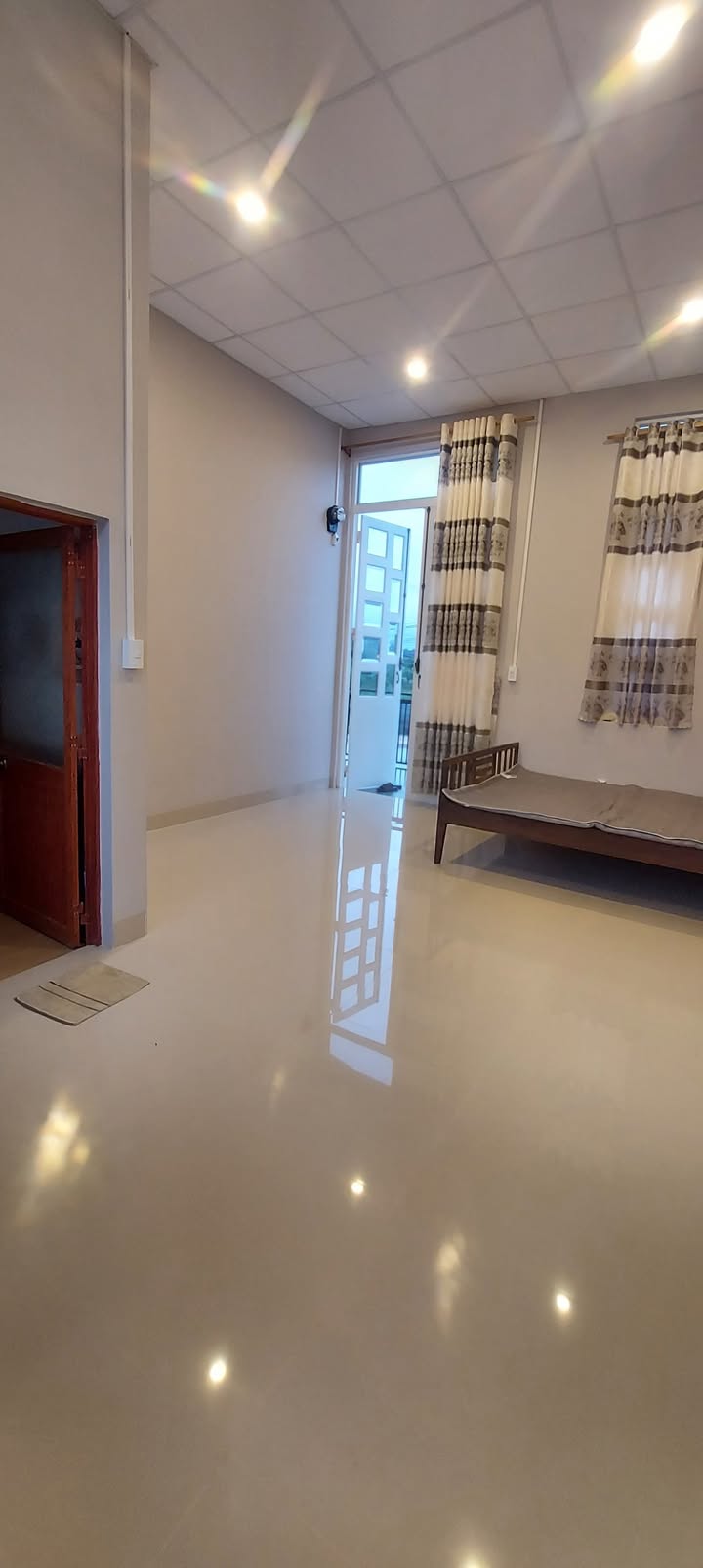 Phòng cho thuê tại 70A Cao Bá Quát, Bảo Lộc - Diện tích 25m², view đẹp!