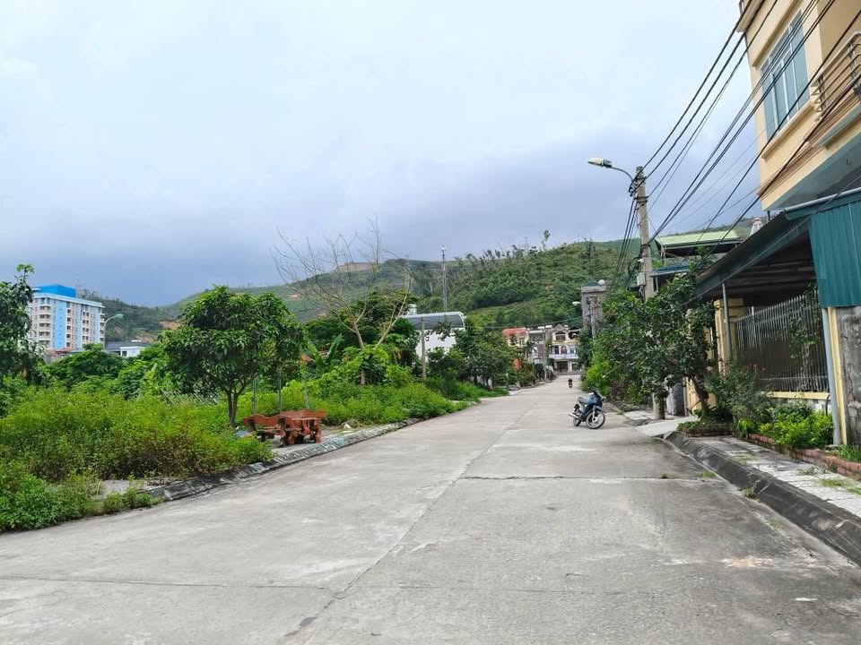 Đất nền dự án Km8 Quang Hanh 90m² giá chỉ 1.5 tỷ - Sổ đỏ chính chủ!