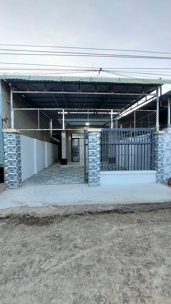 Nhà bán Bàu Năng, Phường Ninh Thạnh, Tây Ninh 192m² giá 1.15 tỷ - Hướng Đông, sân đậu ô tô rộng rãi!